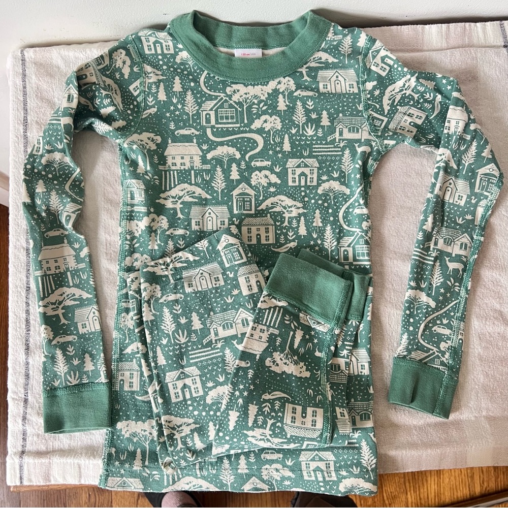Hanna Andersson holiday winter scene Pajama set